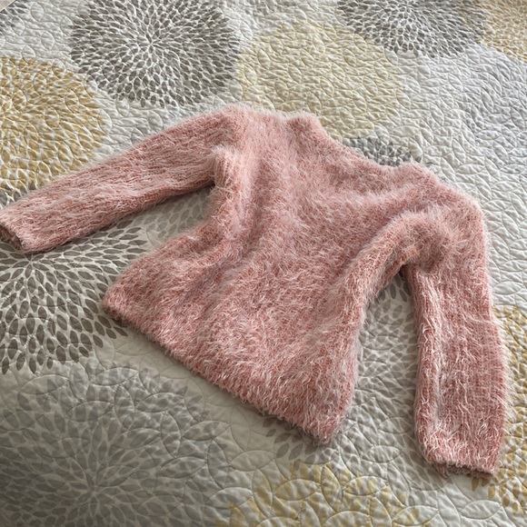 NWOT Pink Fuzzy cropped Sweater - Picture 2 of 2